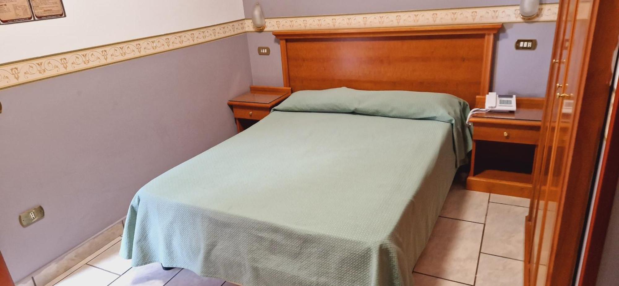 Hotel Lento Melito di Napoli Bagian luar foto