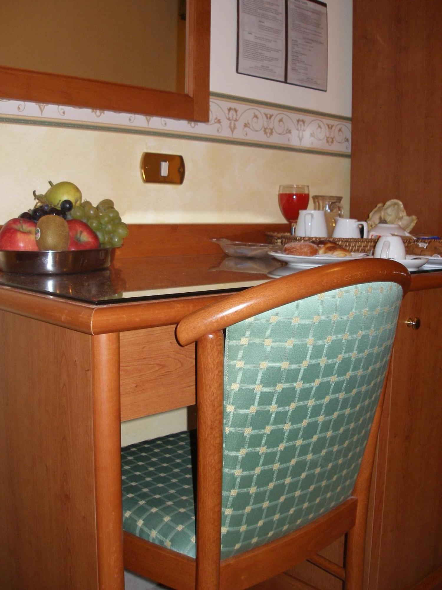 Hotel Lento Melito di Napoli Bagian luar foto