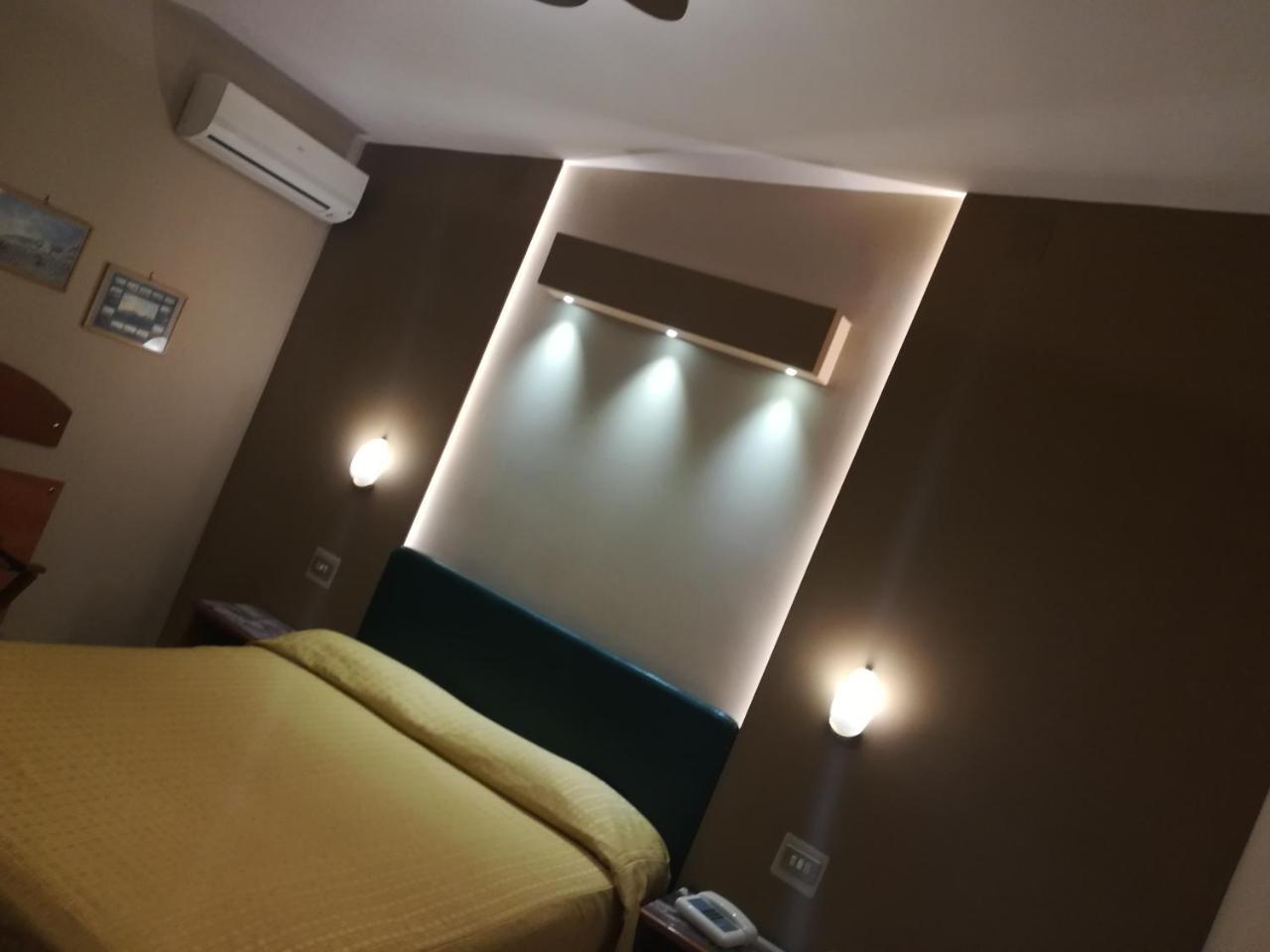 Hotel Lento Melito di Napoli Bagian luar foto